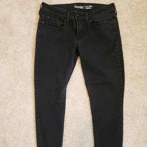 Women's black distressed jeggings
